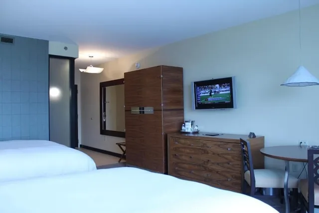 Deluxe, 2 Queen Beds, Legends Tower، Ballys Evansville Casino And Hotel 2/2