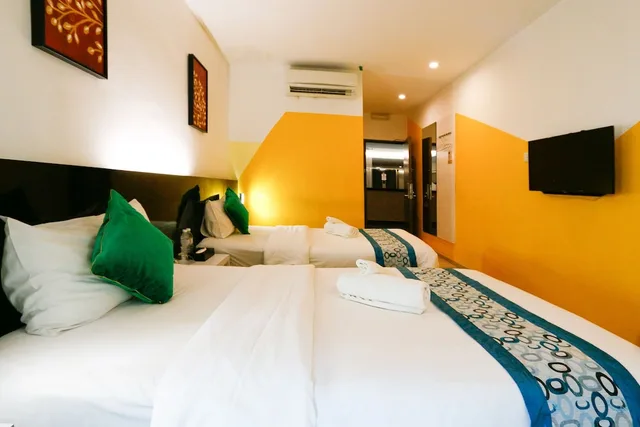 غرفة قياسية بسريرين منفصلين، Swing & Pillows at Golden Roof Hotel Ampang, Ipoh 4/9
