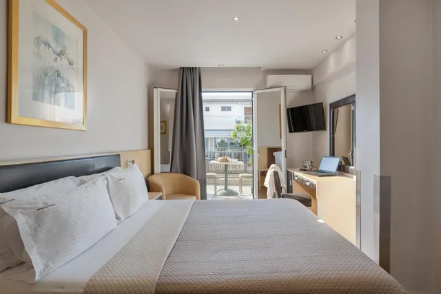 Room, Double Bed, Sea View, Balcony, Piraeus City Hotel 2/10