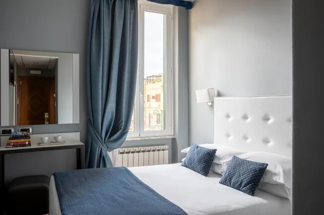 Room, Double Bed, Small, Hotel Montecarlo Roma 1/2