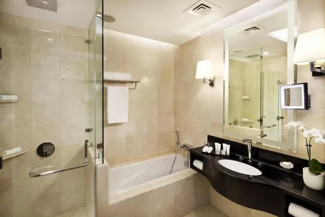 غرفة بريميوم بسرير كينج للمدخنين، Best Plaza West Bay Hotel 2/3