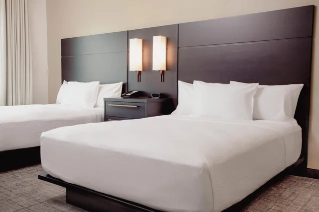 جناح بسرير كوين بغرفة نوم واحدة مع أريكة لذوي الإعاقة، Residence Inn by Marriott Loma Linda Redlands 2/7