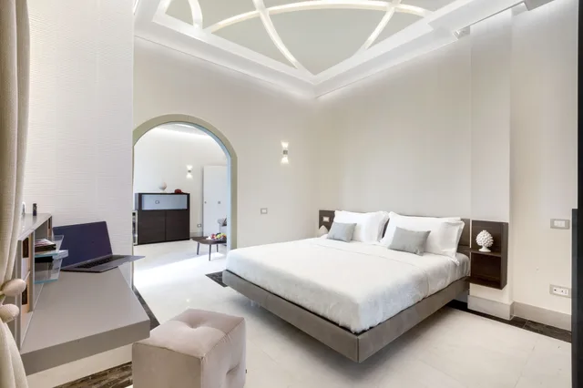 جناح سوبيريور بسرير كينج مع أريكة، Sorrento Dream Resort 1/10