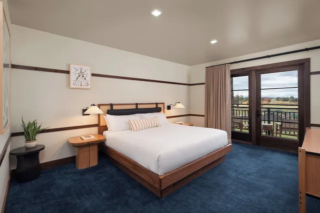 Junior, Lodge, King Bed, Mountain View, Accessible، Juniper Preserve 2/4