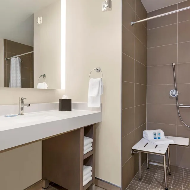 Guest Room, Den, Accessible، Hyatt House Bryan/College Station 4/4