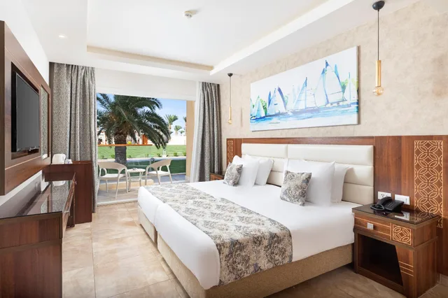 Family, King and Twin Beds, Pickalbatros Royal Moderna Resort Sharm El Sheikh 2/2