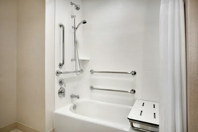 جناح بسرير كينج، Hilton Garden Inn Downtown Birmingham 1/1