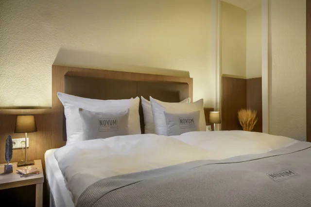 غرفة قياسية بسرير مزدوج بحمام خاص، Hotel Alster 1/2