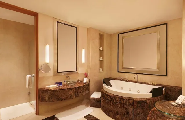 جناح رئاسي بسرير كينج، Trident Hotel Gurgaon 2/4