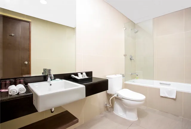 Executive, Suite, Queen Bed, Swiss-Belinn Kemayoran Jakarta 2/2