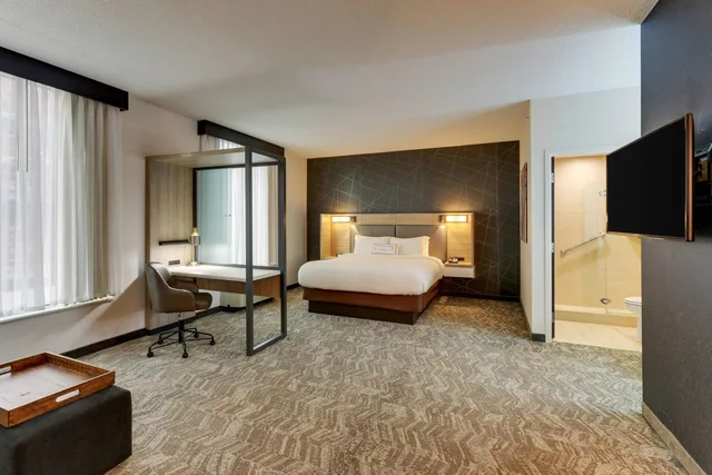 استوديو ديلوكس بسرير كينج، SpringHill Suites Birmingham Downtown at UAB 2/7
