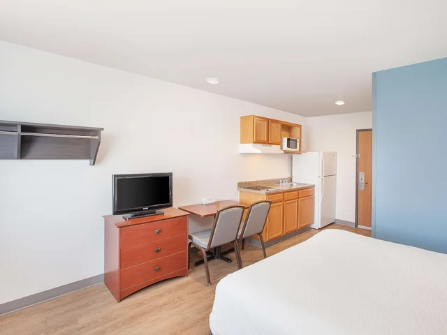 جناح بسرير كوين لذوي الإعاقة، WoodSpring Suites Bentonville 2/3