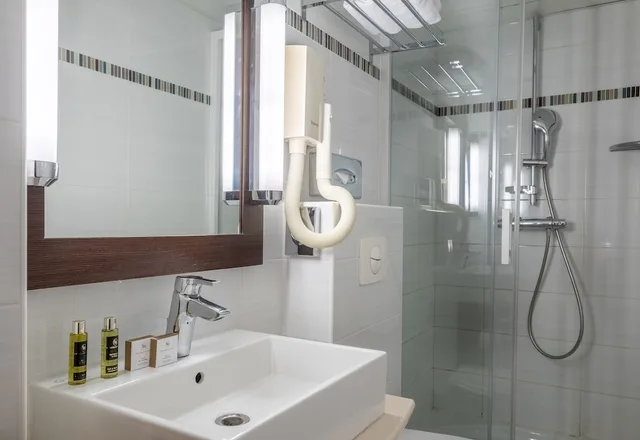 غرفة كومفورت بسريرين منفصلين بإطلالة على الفناء، Hotel Saint Honore 9/10