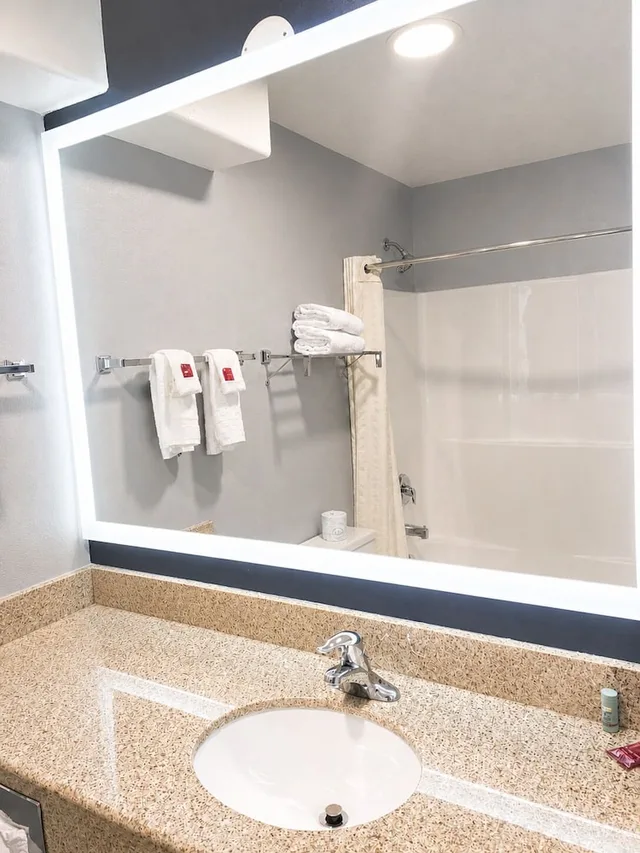 استوديو مفردة بسرير كوين، Hotel Vernal 5/10