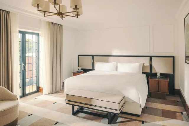 جناح جونيور بسريرين منفصلين بإطلالة على البحيرة، Fairmont Cheshire The Mere 2/10