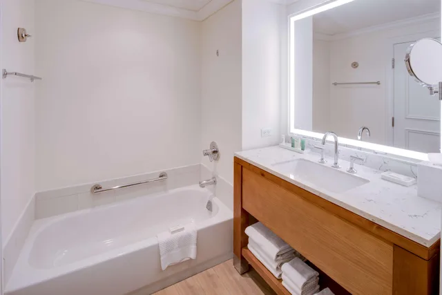 Room, Double Bed, Bay View، Hilton Barbados Resort 6/8
