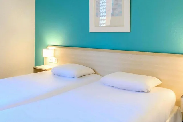 غرفة ثلاثية بثلاثة أسرّة، Comfort Hotel Orleans Saran 4/9