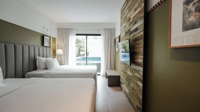 Superior, 2 Queen Beds, Pool Access، Sugar Marina Resort Cliffhanger Aonang 8/10