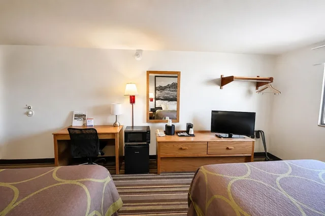 2 Queen Beds Non-Smoking, Fairbridge Inn And Suites 4/8