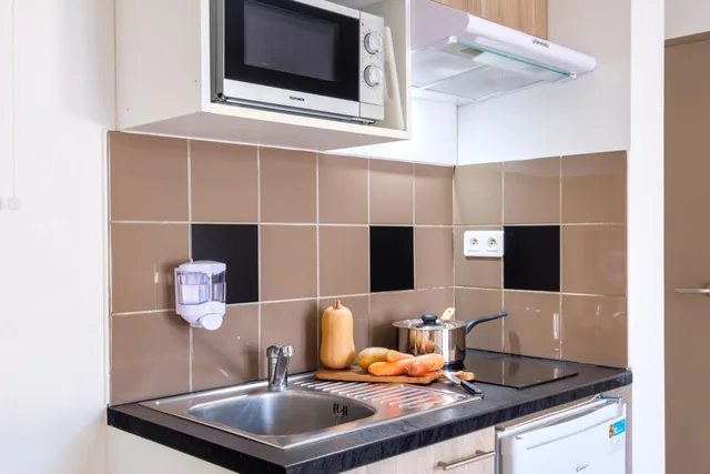 شقة بسرير مزدوج بغرفة نوم واحدة مع أريكة، Comfort Aparthotel Antibes Le Maestria 4/4