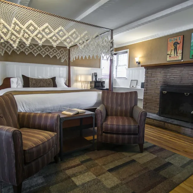 Superior, King Bed, Adult Only, Jetted Tub، The Yankee Inn 2/6