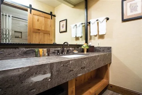 غرفة ديلوكس بسرير مزدوج، Tenaya Lodge At Yosemite 3/3