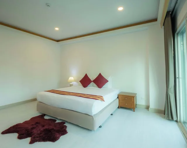 3 Bedrooms, Family Suite, 3 Double Beds, Chaidee Mansion 1/10