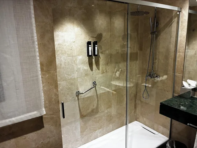 Standard, Single, Double or Twin Bed، Hotel Balmoral 2/2