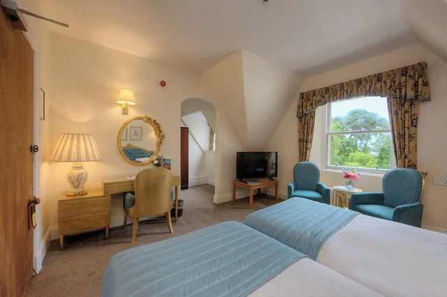 غرفة بسريرين منفصلين بإطلالة على الحديقة، Muthu Newton Hotel 1/4