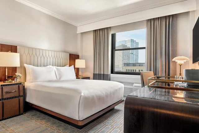 غرفة ديلوكس تقليدية بسرير كوين، OMNI PARKER HOUSE 1/2