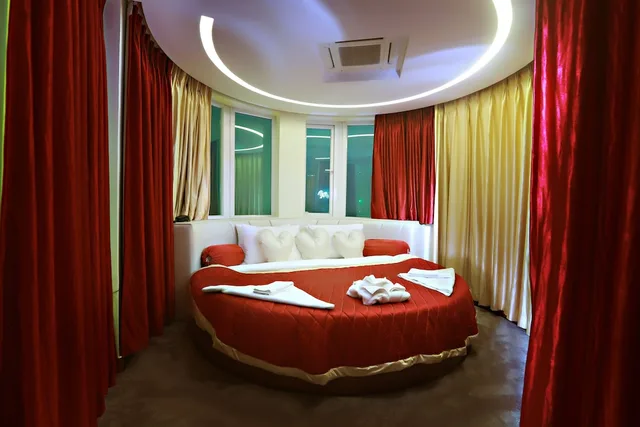 Tower, Suite, King Bed, Patliputra Continental Hotel 2/10