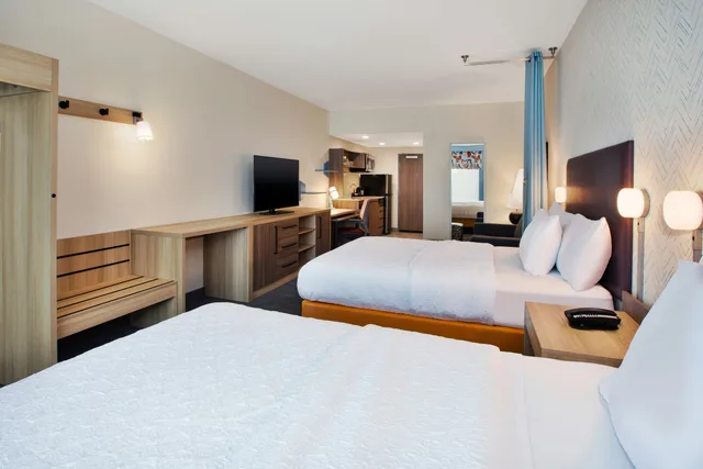 جناح استوديو بسريرين كوين، Home2 Suites by Hilton Traverse City 2/2