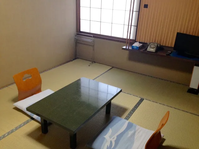 غرفة يابانية بفرشتي فوتون بحمام مشترك بأرضية تاتامي، Nakayasu Ryokan 1/2