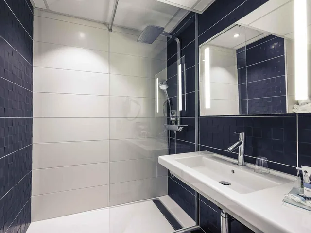 غرفة قياسية بسرير كوين، Mercure Colmar Centre Unterlinden Hotel 4/6