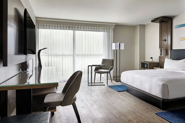 غرفة قياسية بسرير كينج، Anaheim Marriott 2/4