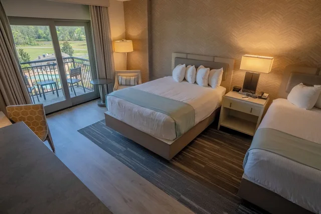 Spa, Lodge, 2 Queen Beds, Lake Side، Callaway Gardens 2/4
