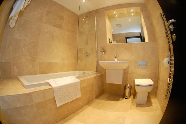 Semi Basement, Twin Beds, No Window, Ground Floor، Printworks Hotel 4/4