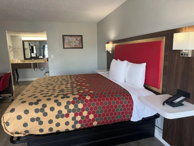 غرفة قياسية بسرير كينج، Econo Lodge Ruther Glen 3/10