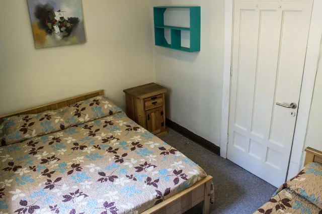 غرفة ثلاثية بحمام مشترك، Forestal Hostal 5/10