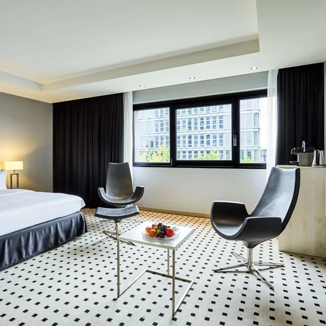 غرفة بريميوم بسرير كينج، Radisson Blu Conference Hotel, Dusseldorf 5/10
