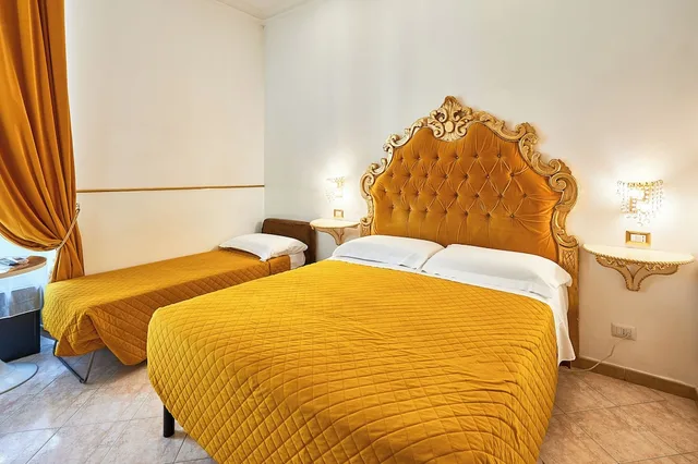 غرفة قياسية ثلاثية بسرير مزدوج وسرير فردي، Virginia Hotel 4/8
