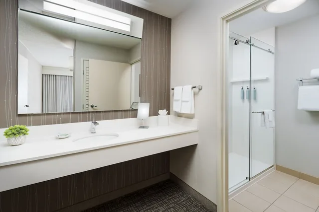 استوديو بسريرين كينج بشرفة مع أريكة في طابق مرتفع، Courtyard by Marriott Roseville Galleria Mall/Creekside Ridge Drive 7/7