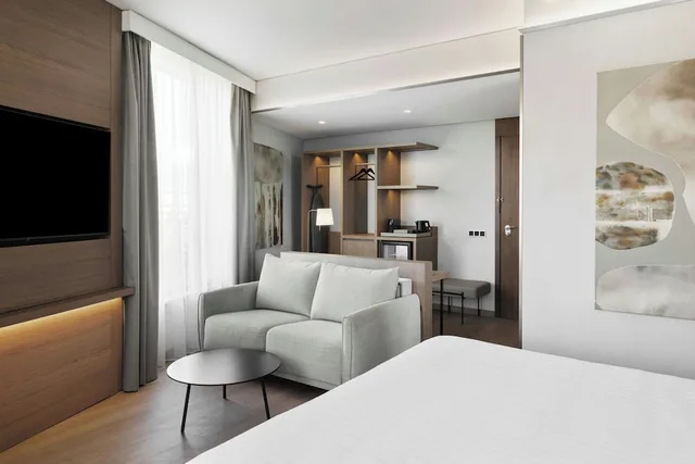 غرفة جونيور بسرير كينج مع أريكة، AC Hotel by Marriott Vilnius 3/4