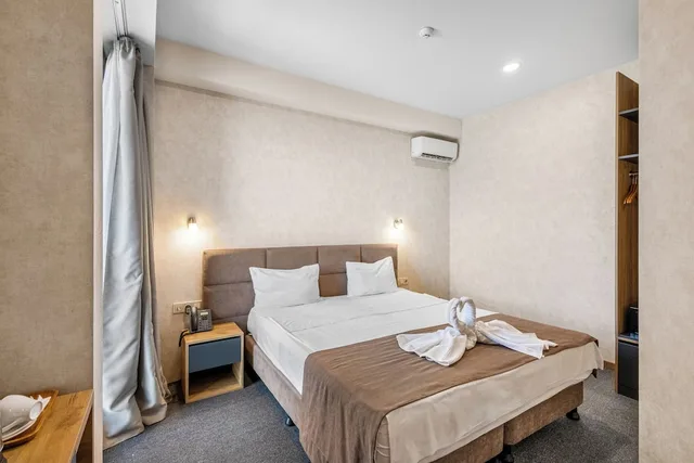 جناح جونيور بشرفة، Brooch Boutique Hotel 4/6