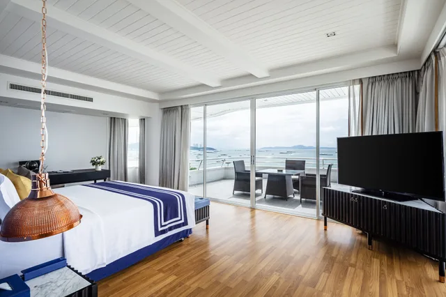 Panoramic Ocean View Suite.، The Cruise Hotel 12/17