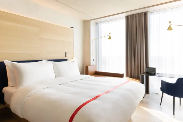 غرفة قياسية بسرير كينج، Ruby Emma Hotel & Bar 4/6