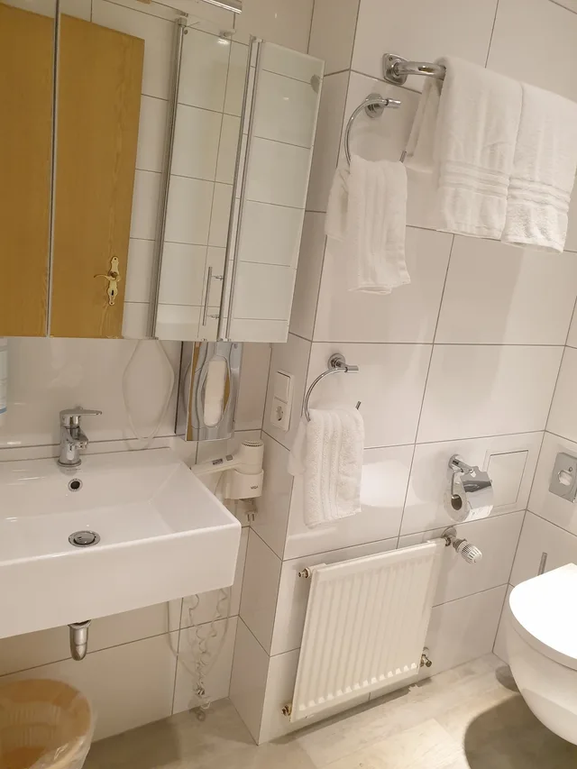 غرفة عصرية كومفورت بسرير مزدوج بشرفة، Hotel Waldblick 9/10