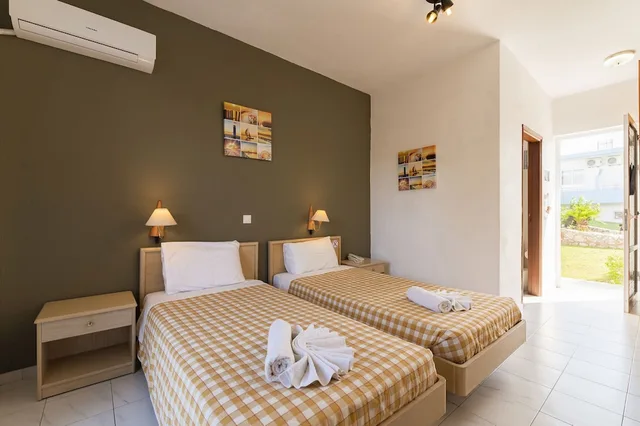غرفة بسرير مزدوج بإطلالة على الحديقة بغرفة نوم واحدة، Georgia Hotel 1/4