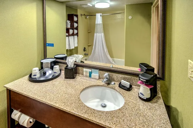 Study, King Bed، Hampton Inn New Bern 8/8