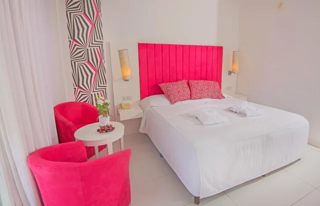 Standard, Double or Twin Bed, Side Sea View، Dome Beach Marina Hotel and Resort 1/3